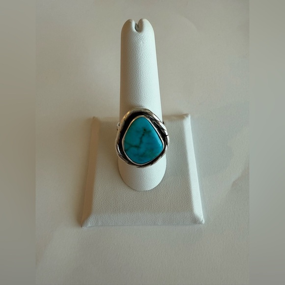 Vintage Sterling Silver Turquoise Statement Ring - Picture 2 of 7